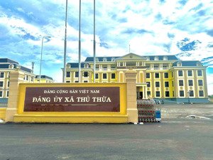 gấp, chủ kẹt ngân hàng lắm rồi cần bán gấp lô đất ngay trung tâm hành chính thủ thừa