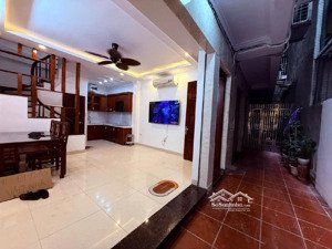 nhà đẹp 30m - nguyễn thị định - trung tâm cầu giấy - phân lô - nở hậu - full nội thất - 8.8 tỷ