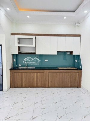 siêu phẩm nhà mới vĩnh ninh chỉ 4.x tỷ diện tích 40.5m2 xây 5 tầng full nội thất kính koong