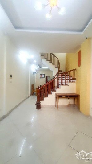 chính chủ cần cho thuê nhà riêng phố vĩnh hồ, đống đa, nhà đẹp thoáng.