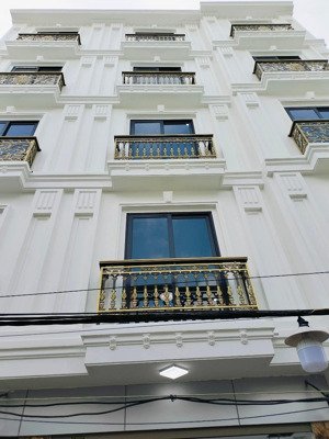 nhà 6 tầng thang máy gara ô tô đại hưng thanh trì, nhỉnh 7 tỷ