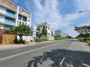 bán nhà mặt tiền đường 24m khu cát lái 154ha dt: 8x20m 2.5 lầu xây full - giá rẻ bằng giá đất