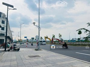 căn góc shophouse song hành 168m, 50 tỷ thương lượng, liên hệ 