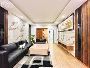 Bán nhà Văn Chương, Đống Đa, 6 tầng thang máy mới, mặt tiền đẹp, thoáng trước sau, gần hồ