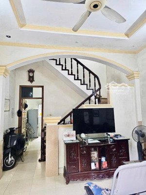 nghi tàm dân xây - gần ô tô tránh - mặt tiền rộng - ngõ nông - chỉ 11,5 tỷ sở hữu 52m2 mt 4m tây hồ