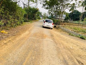 bán lô đất full thổ cư bám đường bê tông to mặt tiền trên 50m tại đoàn kết yên thủy hòa bình