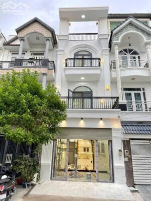 Chính chủ cần bán nhà phố ngay đường Phạm Văn Ngô, Phường 4, Tp. Tân An, SHR, 2 tỷ 4