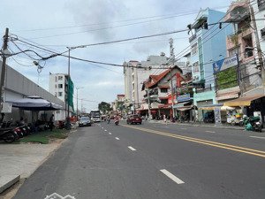 góc 2mt nhà ga t3 - hoàng hoa thám / dt: 9x19m / 3 tầng / gía bán: 35 tỷ