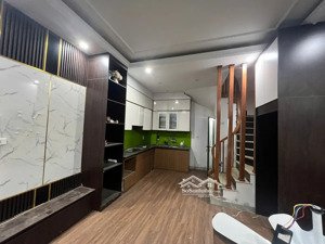 bán nhà tứ hiệp, 50m2 x 5 tầng, ô tô vào nhà, 8.2 tỷ