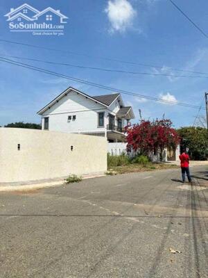 Chính chủ cần bán gấp lô đất đẹp, MT phạm văn thành 105m2, SHR, 1 tỷ 1