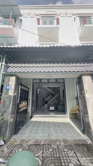 bán nhà 1 trệt 2 lầu 52,3m2, 4pn, 3wc tại đường tập đoàn 4, cần giuộc, long an shr giá 1 tỷ 980tr