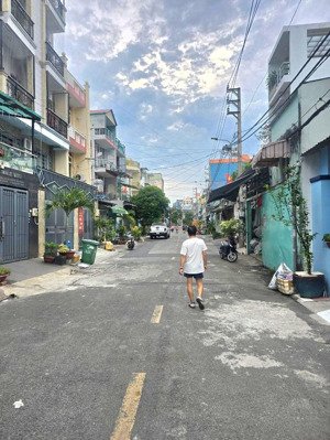 đất 7x17m, hẻm 10m thông, tô hiệu, tân phú, hơn 11 tỷ.