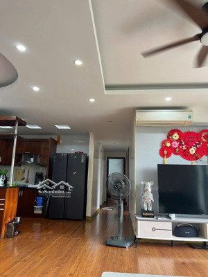 quỹ căn hộ 20 căn tại chung cư oct resco-cổ nhuế,em đang có căn góc tầng thấp,giá chỉ trên 6 tỷ