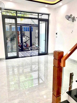 bán nhà 2 tầng hẻm 78 đường song hào khu vcn phước hải - nam nha trang
diện tích: 55,3m. dtsd : 110