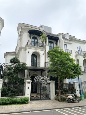 song lập ngọc trai 150m2 full nội thất cao cấp về ở luôn, có thang máy giá 36,5 tỷ rẻ bằng căn thô