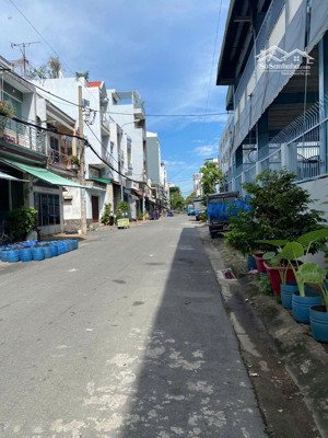 mặt tiền trần quang quá 4 x 18m nhà trệt 2 lầu, giá 9,3 tỷ bớt lộc