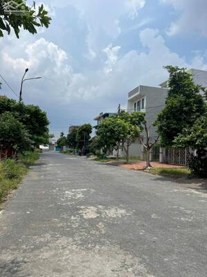 Bán đất tặng nhà cấp 4 Hoàng Mai, Đồng Thái 100m đường 19m giá 4,x tỷ Lh 0979087664