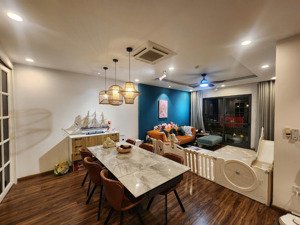 gia đình bán căn 4 ngủ 134m2 tại n04 trần duy hưng, toà b, full đồ, ban công đông bắc, sổ đỏ