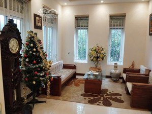 cần cho thuê villa giá sốc 22 triệu /tháng full đồ splendora ưu tiên khách nước ngoài lh0984204138