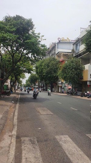 cần bán gấp mặt tiền nguyễn trãi phường 7 quận 5 dt: 4x19 trệt lửng lầu giá 30 tỷ thương lượng