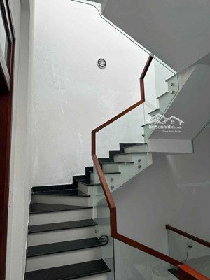 bán nhà đẹp mới keng 2.5 tầng đường trần văn giàu, hoà xuân sát chợ giá sụp hầm