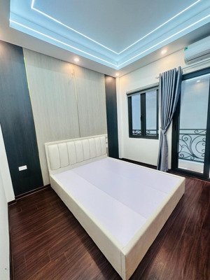 bán nhà dân xây phân lô ,ôtô vào nhà ,gần phố mai dịch, doãn kế thiện gần đh thương mại, 50m x5t