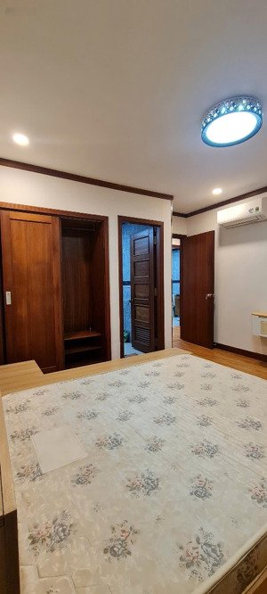 cho thuê dài hạn căn hộ thanh lịch tầng 30 view đỉnh cao, vị trí trung tâm giữa lòng thành phố