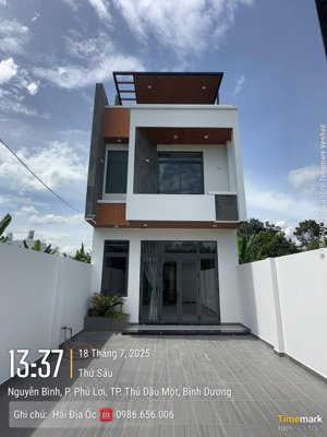 bán nhà mới - hiện đại - diện tích 5,7 x 25 - gần bên vòng xoay hiệp thành 3