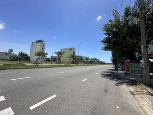 cần bán cặp đất đường minh mạng - gần bãi tắm - vị trí đẹp - dt : 200 m2 - làm việc chính chủ