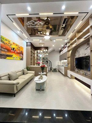 bán nhà hoàng liệt - hơn 5 tỷ - 15m ra ô tô - 5 tầng