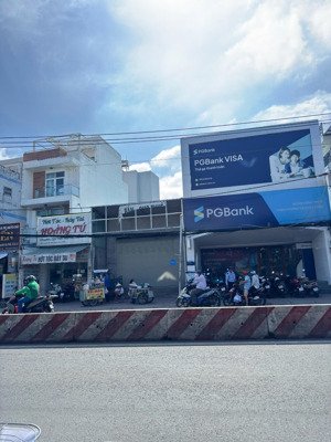 cần bán nhà mặt tiền huỳnh tấn phát, nhà bè. cách cầu phú xuân 50m