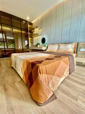 mời thuê căn hộ 3pn 2wc 97m2 đủ đồ view hồ thiên nga toà r3 onsen ecopark.lh ạ