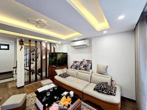 lò đúc 68m² nhà mới thang máy 2 mặt ngõ hơn 13 tỷ