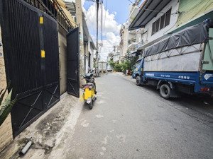 bán nhà 200m2 - hẻm xe tải 6m, đ. trịnh đình trọng, q. tân phú