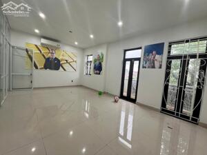 CHO THUÊ TẦNG 1+2 SHOPHOUSE VINHOMES IMPERIA - THÔNG SÀN, SẴN ĐIỀU HÒA