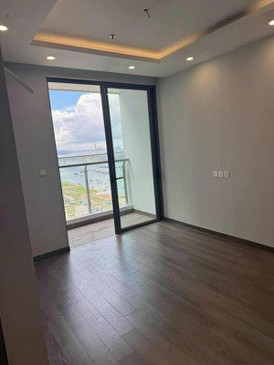 chính chủ gửi bán căn studio 30m2 the ruby hạ long -giá chỉ 9xx triệu 