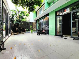 biệt thự cách mạng tháng 8 phường 6 tân bình, 12x18 3 lầu giá chưa tới 100tr/m2