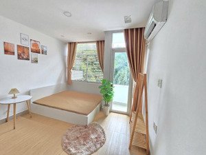 cho thuê phòng studio ban công mới 100% hẻm ô tô an ninh