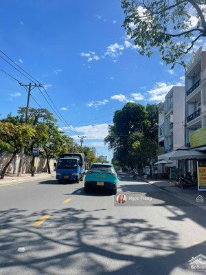 cần bán gấp giảm nhanh 1tỷ cho căn nhà 5x20m bình lợi - gần công viên 5 tầng hoàn công đủ rất hiếm