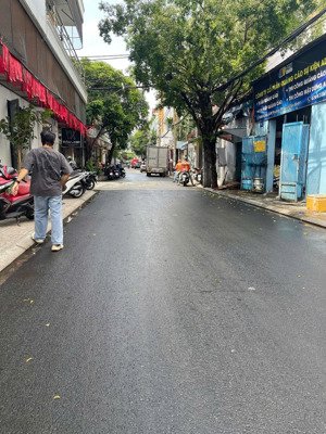 cần bán nhà đường bàu cát 104m2 giá 15 tỷ thương lượng