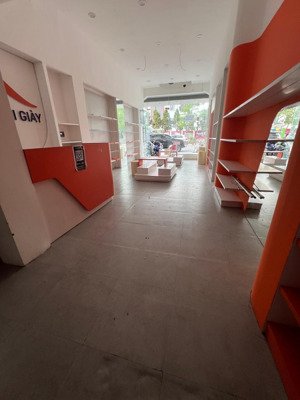 nhà mặt phố chùa bộc sẵn sàng để kinh doanh