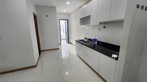 chính chủ gửi cho thuê căn 1 phòng ngủ bcons miền đông giá 5.5tr có máy lạnh, ở liền được