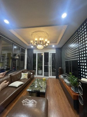 chính chủ bán căn 139m2 3 ngủ tại eurowindow multi complex, ban công đông nam, full đồ , sổ đỏ.