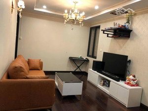 cho thuê căn hộ hc golden 2pn full nội thất tầng trung, giá 14triệu có thương lượng.