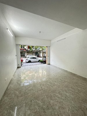 cho thuê nhà 4 tầng, giáp vin smart city, 20tr. lh: 