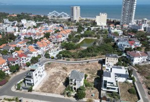 bán biệt thự góc 2 mặt tiền đối diện công viên khu phương nam nhà thiết kế đẹp giá hấp dẫn
