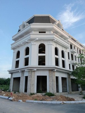 em bán 1 lô đất duy nhất hướng đông nam view công viên, tại đại đô thị nam ngạn central