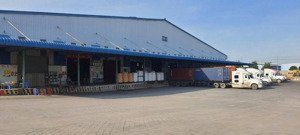 cho thuê 2 kho xưởng đẹp,gần kcn vĩnh lộc, quốc lộ 1a , diện tích : 800m2 & 1.200m2, pccc tự động