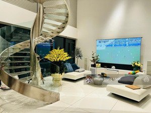 hiếm! chính chủ bán penthouse toà golden field 230m2 thiết kế 6n, 5vs, hướng đông nam, nhà đẹp