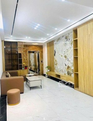 anh toản cần bán nhà mễ trì, 6 tầng dân xây, tài chính 6,3 tỷ.